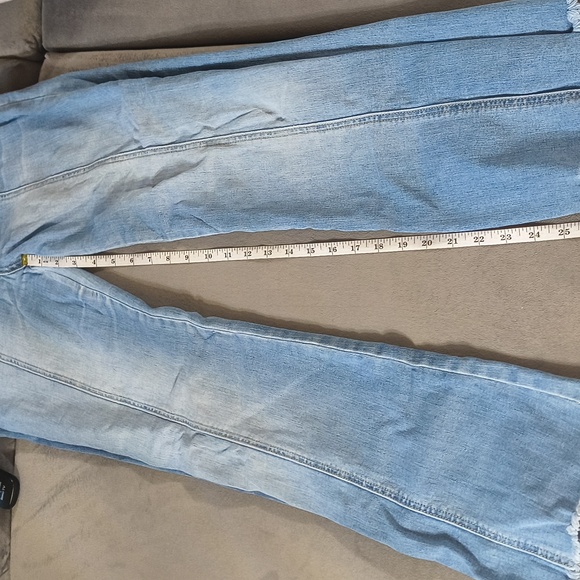10 Items/$10 Stylish Blue Women's Jeans - Picture 5 of 6